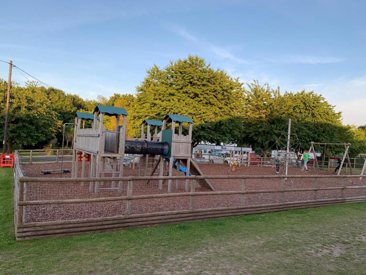 Norfolk Caravan Staycation Pet Friendly Belton with Browston Ngoại thất bức ảnh